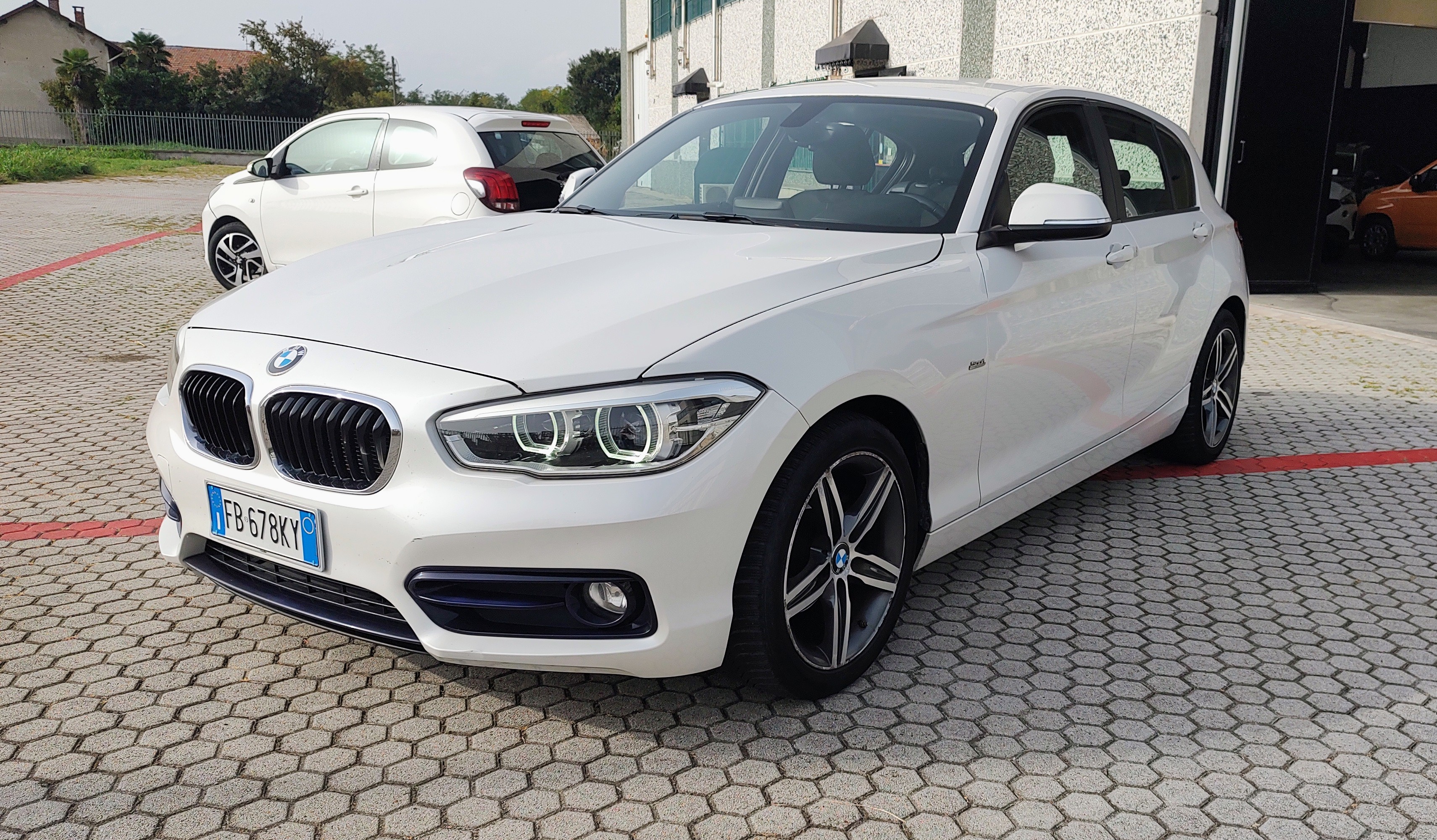 BMW 116d Sport 5p auto