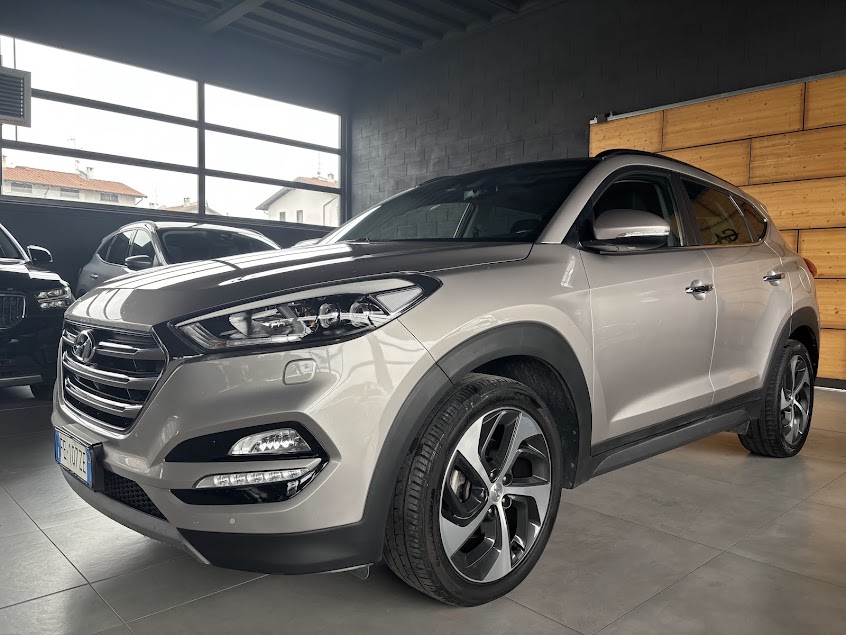 Hyundai Tucson 1.7 crdi Xpossible dct + tetto