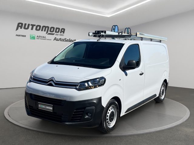 Citroen Jumpy usato: squadra, attrezzi e consegne in ordine