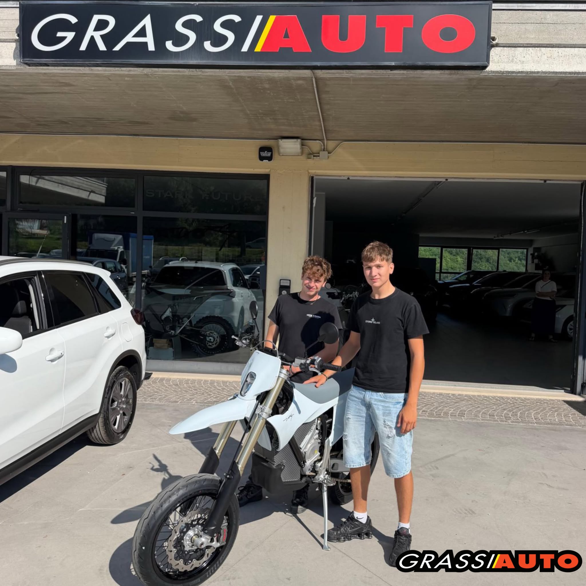 Un’ulteriore Stark VARG SM è pronta a partire con il suo nuovo proprietario: una supermoto elettrica completamente diversa dal solito ⚡️
Grazie per aver scelto Stark e buon divertimento! 🏍️

#starkvarg #starkvargsm #starkfuture #supermoto #motoelettrica