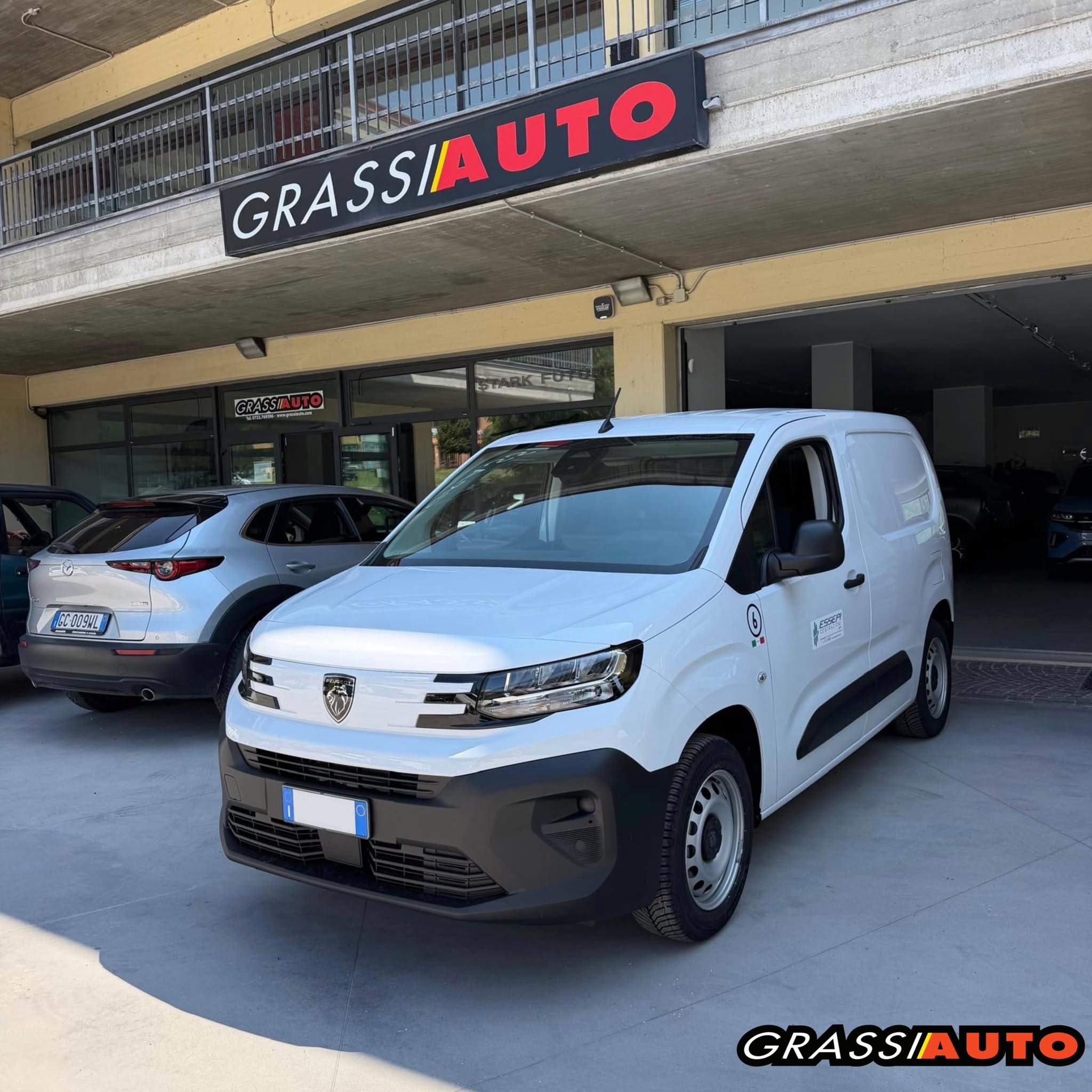 Anche oggi una consegna!!!
Consegnato un Peugeot Partner che è pronto a mettersi all’opera!! Ringraziamo ancora una volta i nostri cari clienti! 🔧

#peugeot #peugeotpartner #consegnaauto #concessionaria