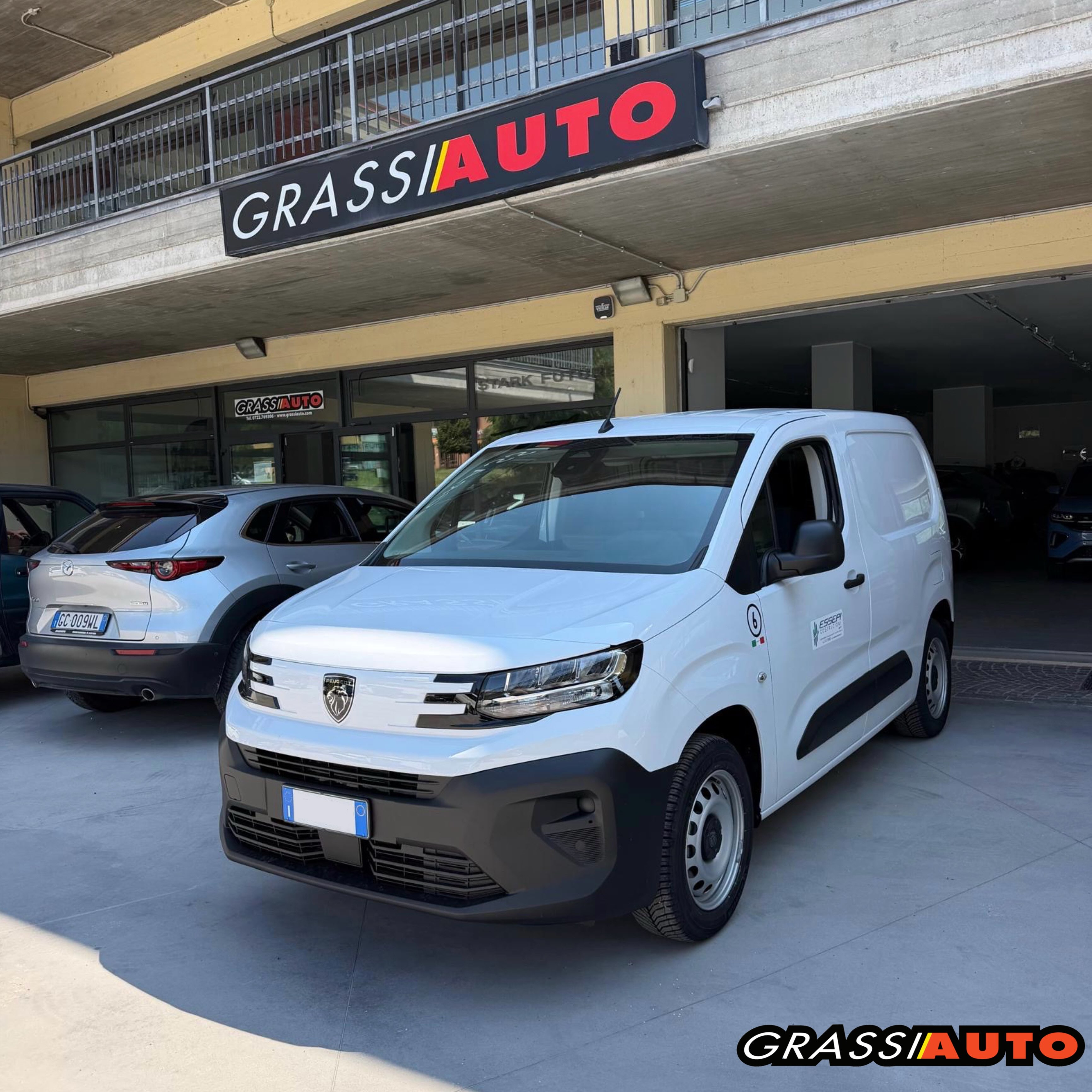 Anche oggi una consegna!!!
Consegnato un Peugeot Partner che è pronto a mettersi all’opera!! Ringraziamo ancora una volta i nostri cari clienti! 🔧

#peugeot #peugeotpartner #consegnaauto #concessionaria