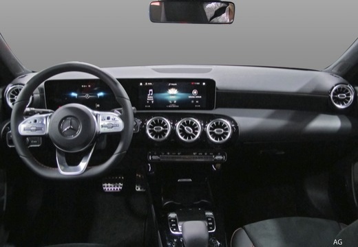 Mercedes A 180 AMG Line Premium auto — foto 12