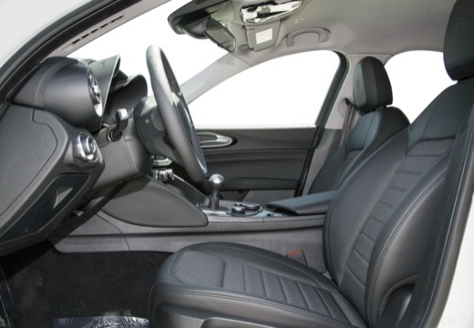 Alfa Romeo Giulia 2.2 t Sprint 160cv auto — foto 22