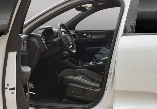 Volvo XC40 2.0 b3 Core auto — foto 10