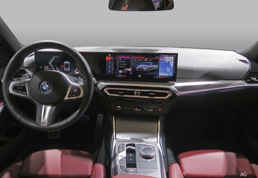 BMW 330e Touring auto — foto 24