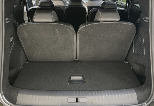 Peugeot 5008 1.2 hybrid Allure 145cv e-dcs6 — foto 24