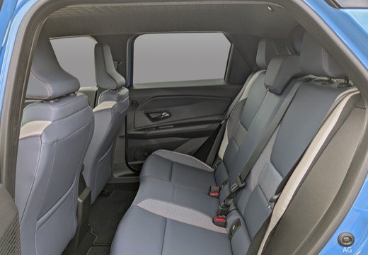 Nissan Micra VI 2025 52 kWh Advance — foto 8