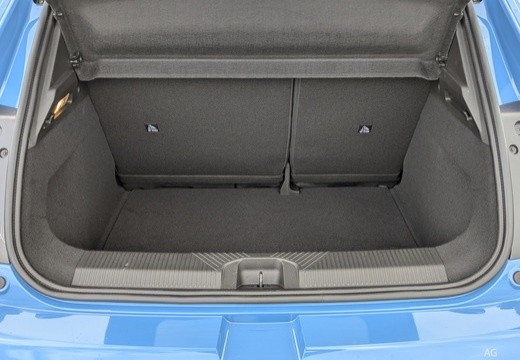 Nissan Micra VI 2025 52 kWh Advance — foto 10