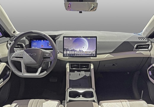 Byd Atto 2 DM-i 1.5 phev Boost 212cv — foto 11
