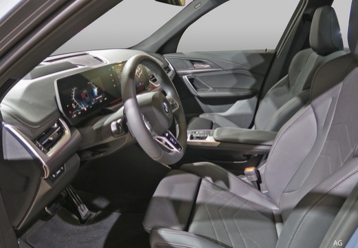 BMW iX1 edrive 20 — foto 10