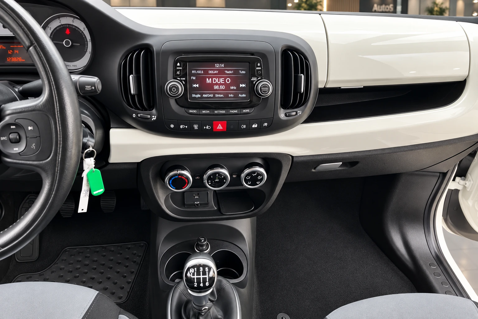 Fiat 500L bianca: la tappa utile di San Miniato