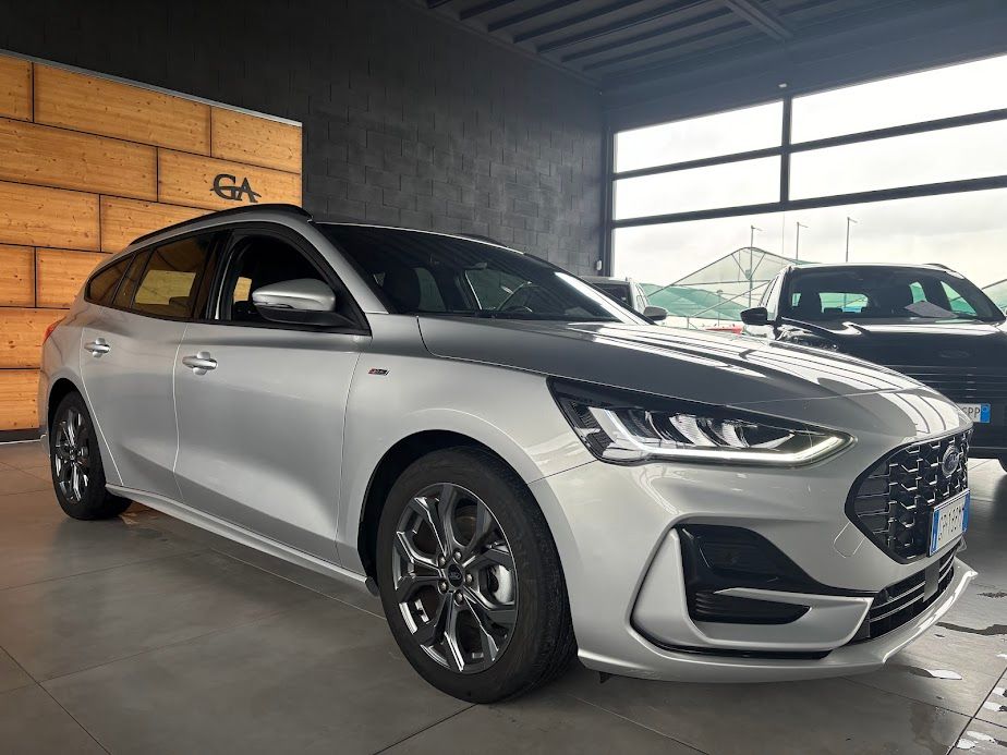 Ford Focus SW 1.0 ecoboost h ST-Line Design 125cv powershift 25.000KM 2023 — foto 5