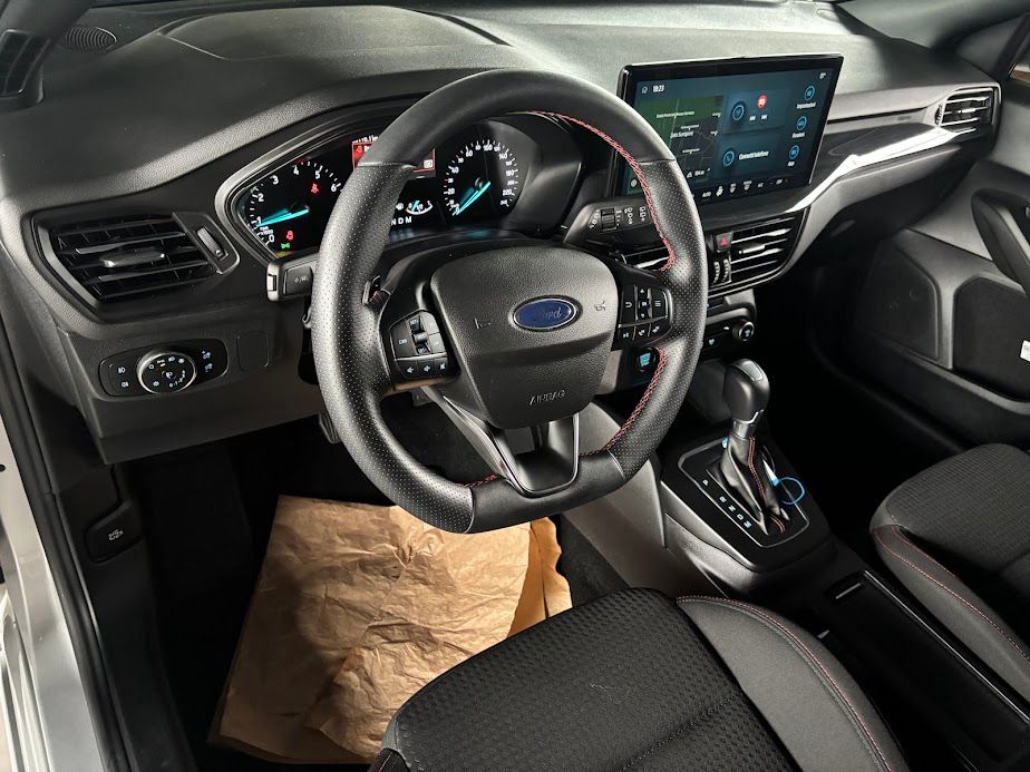 Ford Focus SW 1.0 ecoboost h ST-Line Design 125cv powershift 25.000KM 2023 — foto 8