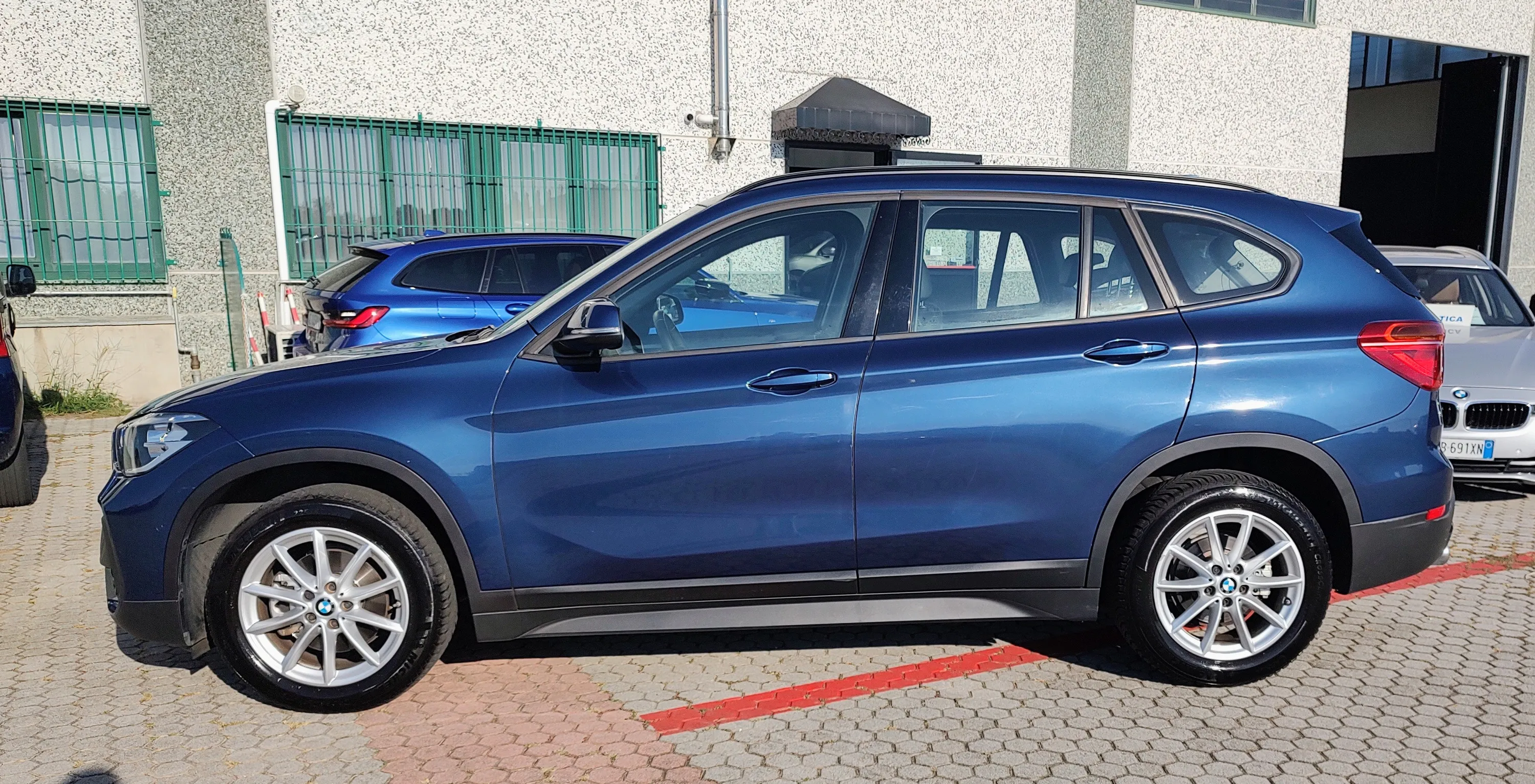 BMW X1 sdrive18i xLine Plus 136cv auto 2021 — foto 2
