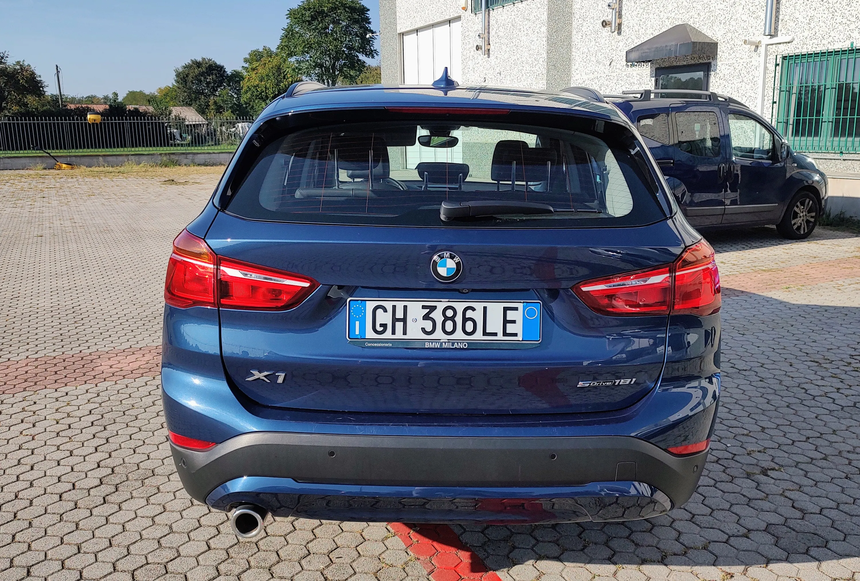 BMW X1 sdrive18i xLine Plus 136cv auto 2021 — foto 4