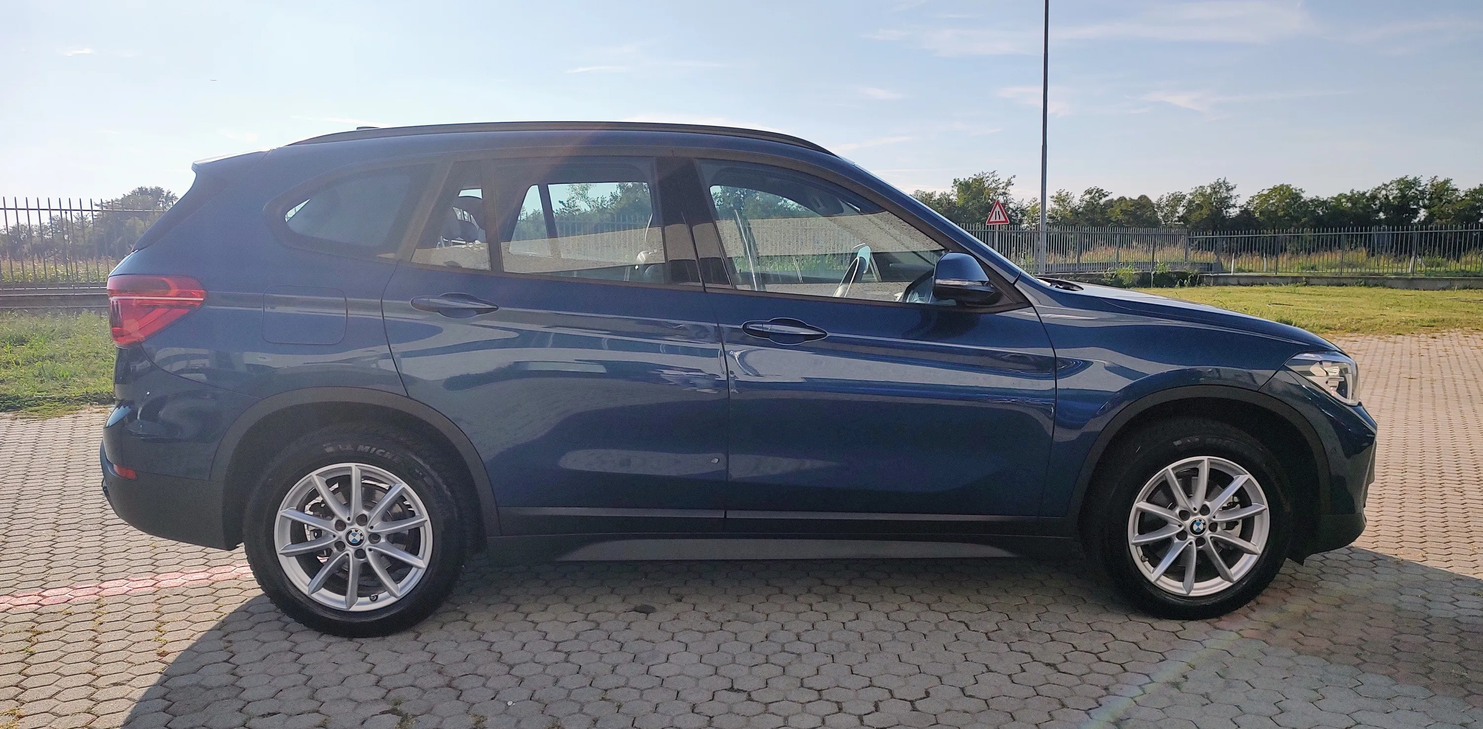 BMW X1 sdrive18i xLine Plus 136cv auto 2021 — foto 6