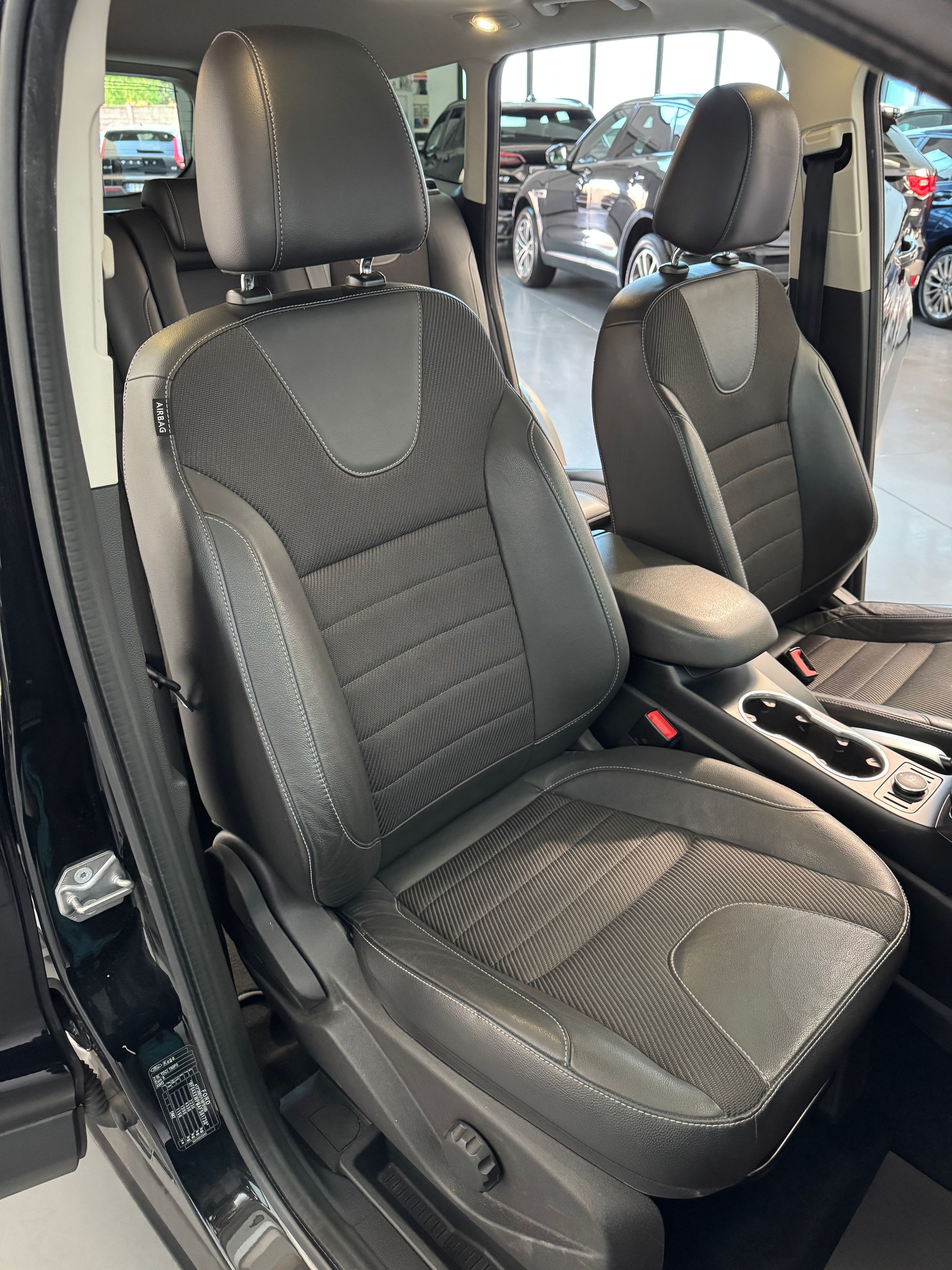 Ford kuga Titanium tdci 4wd powershift 2.0cc 150cv Automatica 2015 — foto 13