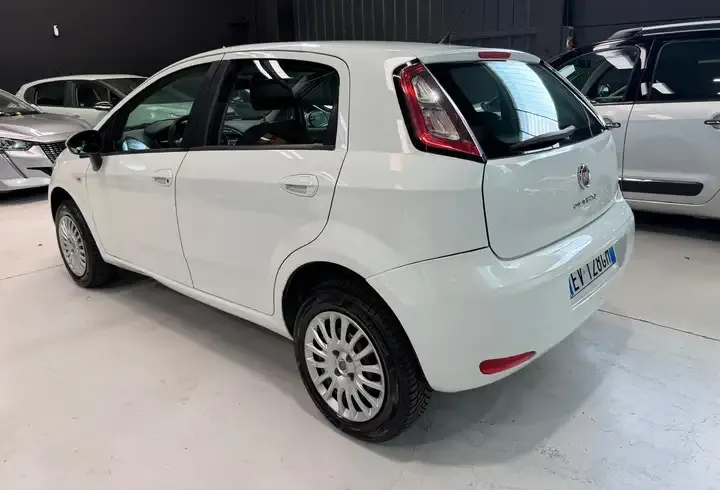 Fiat Punto 5p 1.4 natural power Street 70cv E6 2014 — foto 4