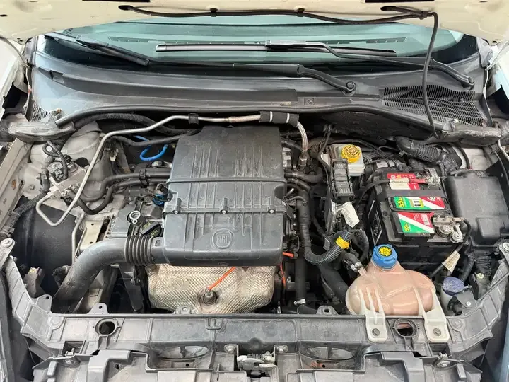 Fiat Punto 5p 1.4 natural power Street 70cv E6 2014 — foto 12