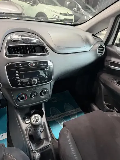 Fiat Punto 5p 1.4 natural power Street 70cv E6 2014 — foto 9