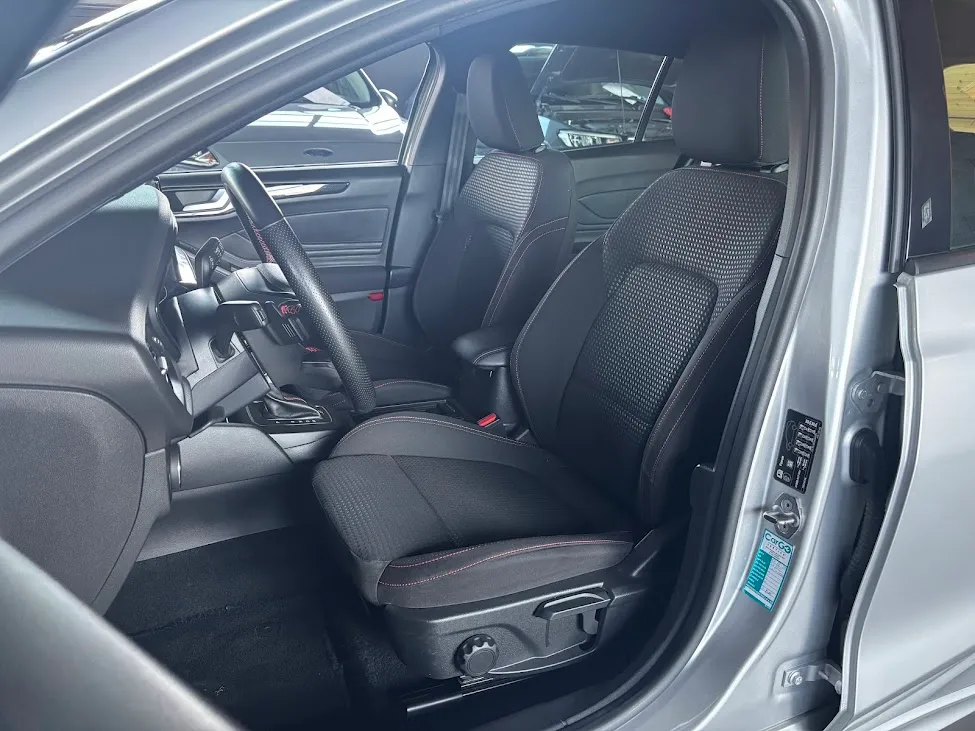 Ford Focus SW 1.0 ecoboost h ST-Line Design 125cv 2023 — foto 8