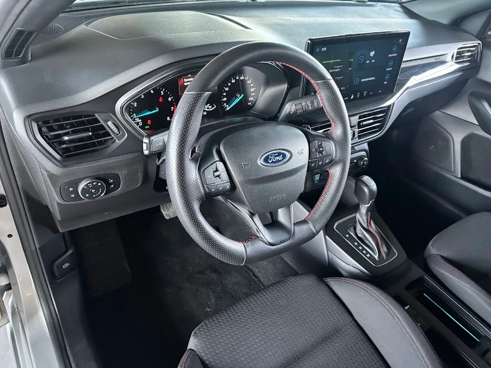 Ford Focus SW 1.0 ecoboost h ST-Line Design 125cv 2023 — foto 10