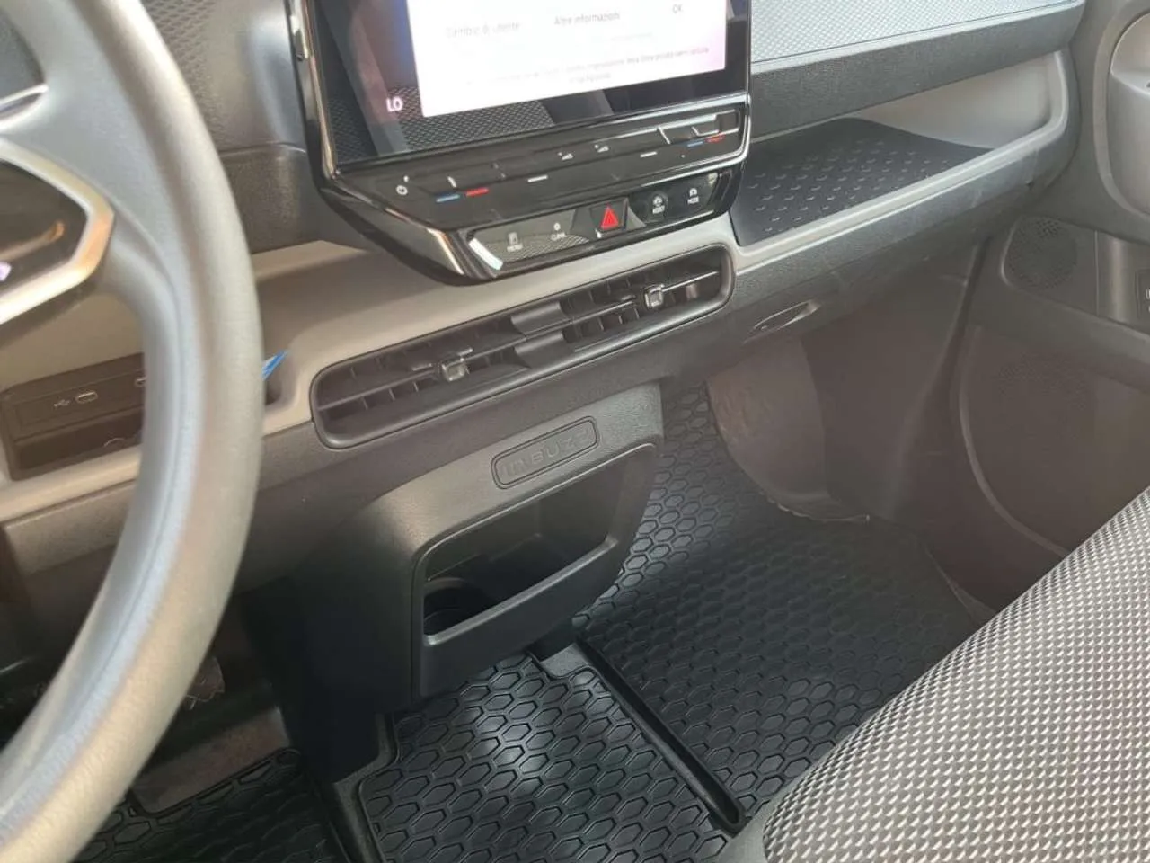 VOLKSWAGEN ID.Buzz Cargo 82kWh Automatico 2024 — foto 13