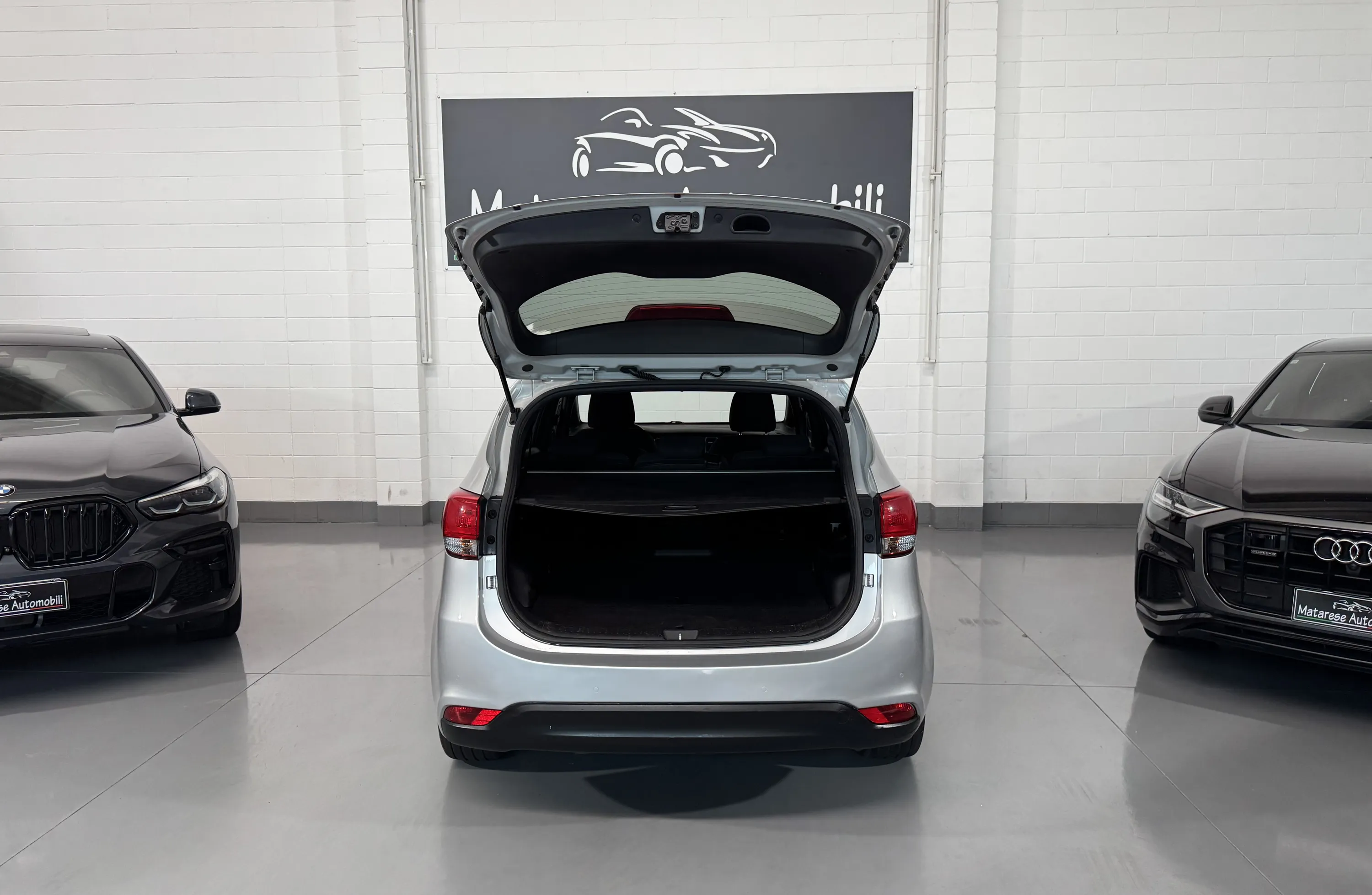 Kia Carens GDI Class 1.6cc 135cv Clima+Bluetooth  OK Neopatentati 2015 — foto 5