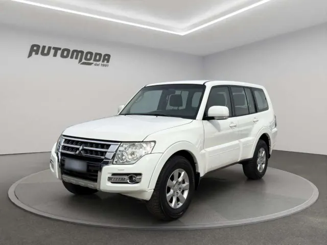 Mitsubishi Pajero 3.2 5p. 7 POSTI - GANCIO