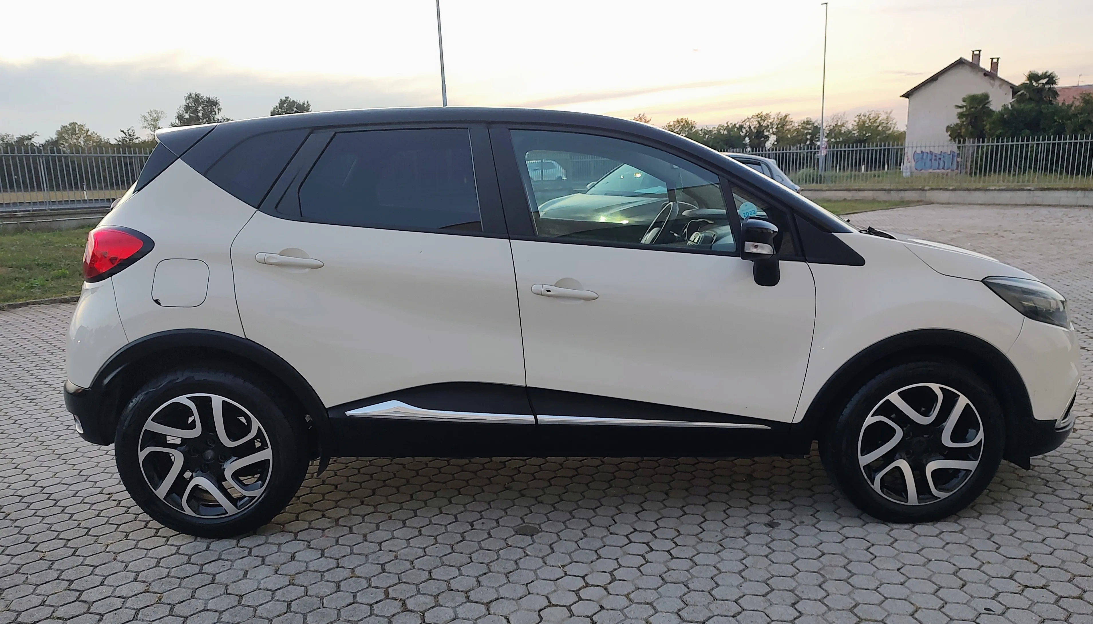 Renault Captur 0.9 tce energy R-Link s&s 90cv 2014 — foto 6