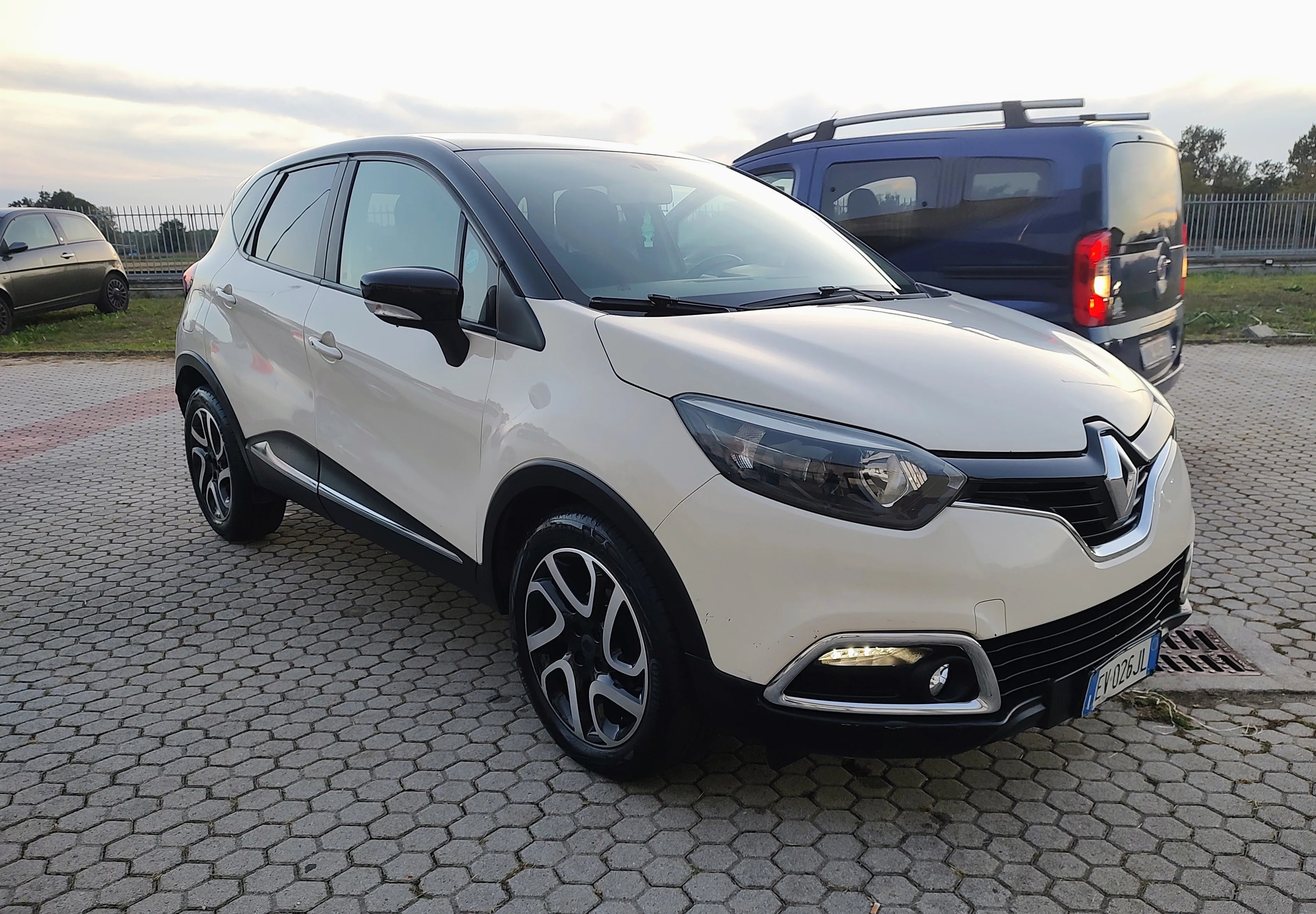 Renault Captur 0.9 tce energy R-Link s&s 90cv 2014 — foto 7