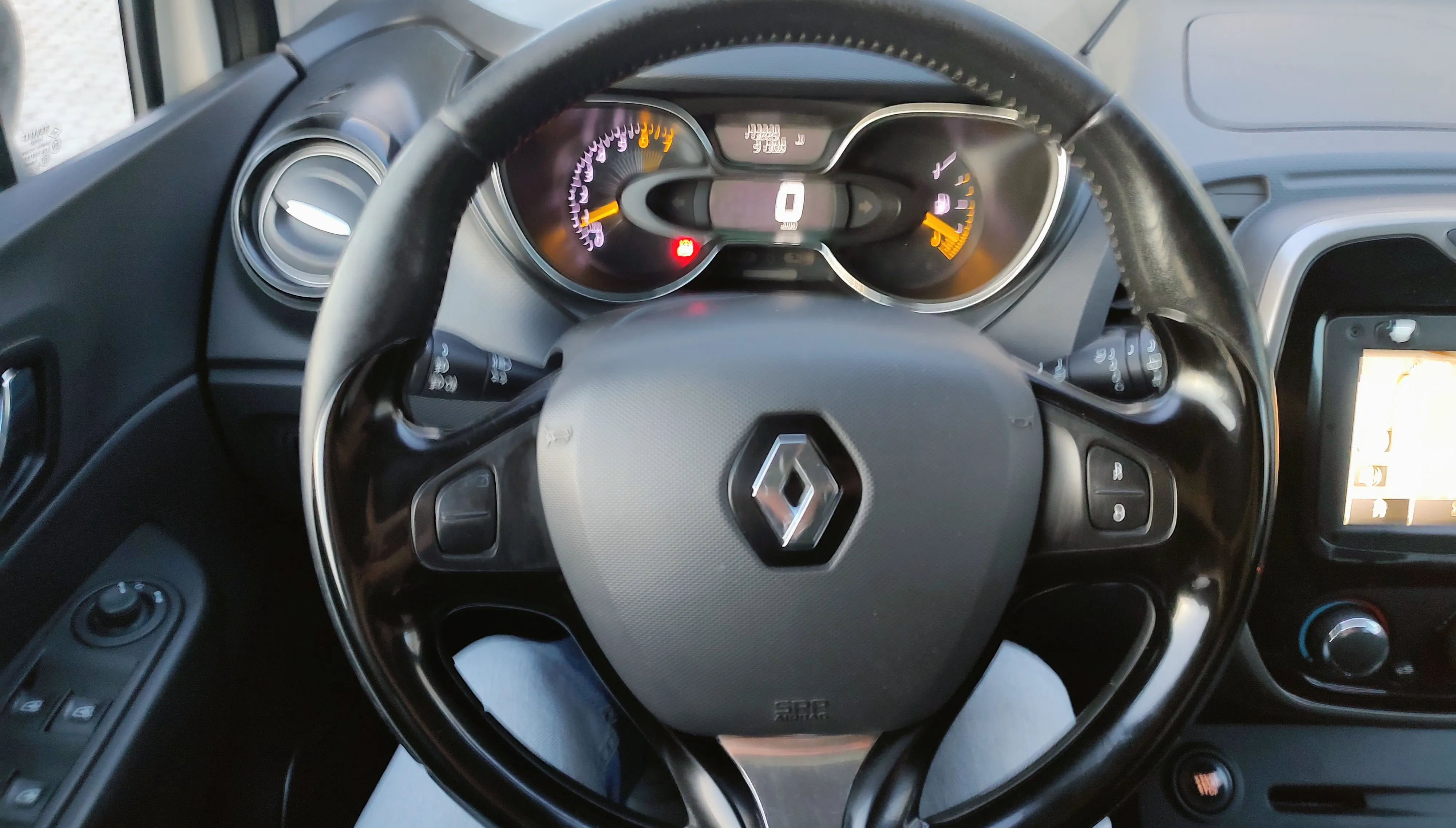 Renault Captur 0.9 tce energy R-Link s&s 90cv 2014 — foto 14
