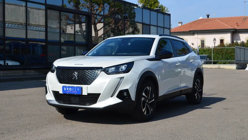 Peugeot 2008 1.2 puretech Allure Pack s&s 130cv 2022