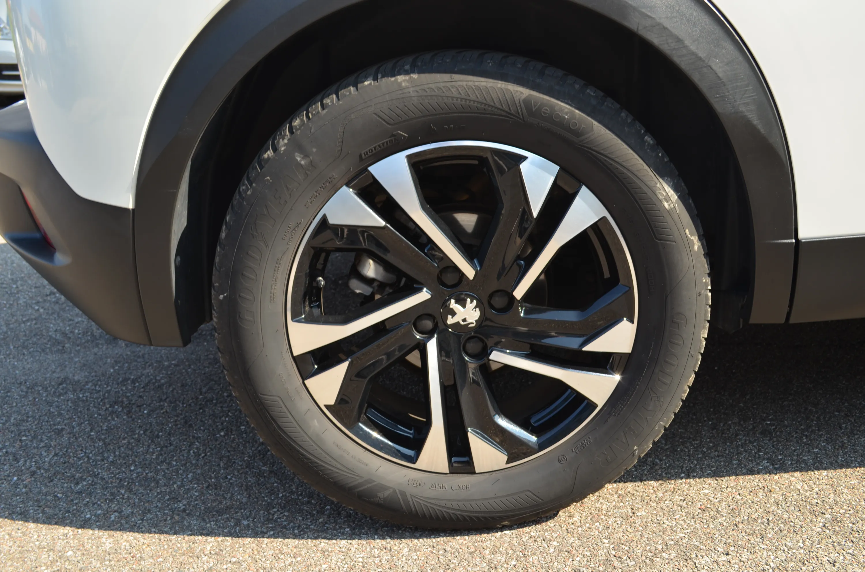 Peugeot 2008 1.2 puretech Allure Pack s&s 130cv 2022 — foto 38