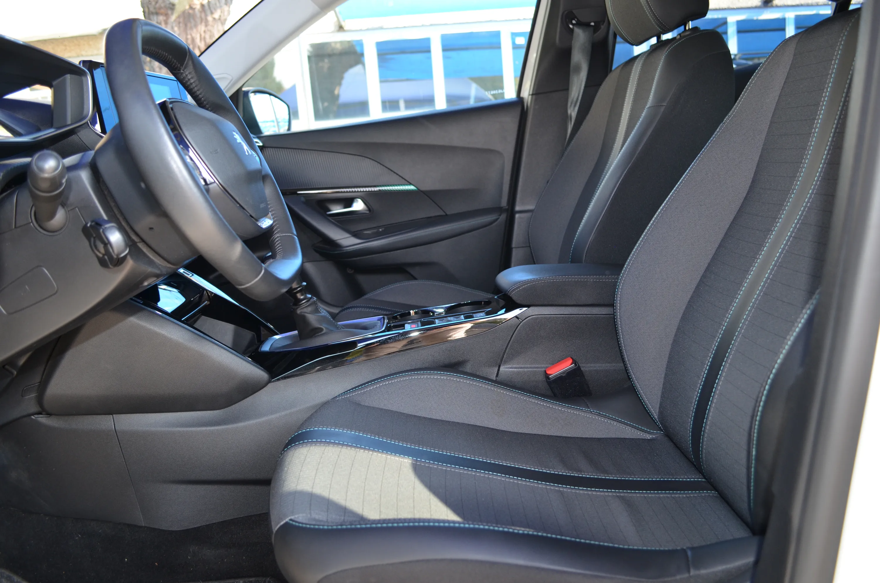Peugeot 2008 1.2 puretech Allure Pack s&s 130cv 2022 — foto 11