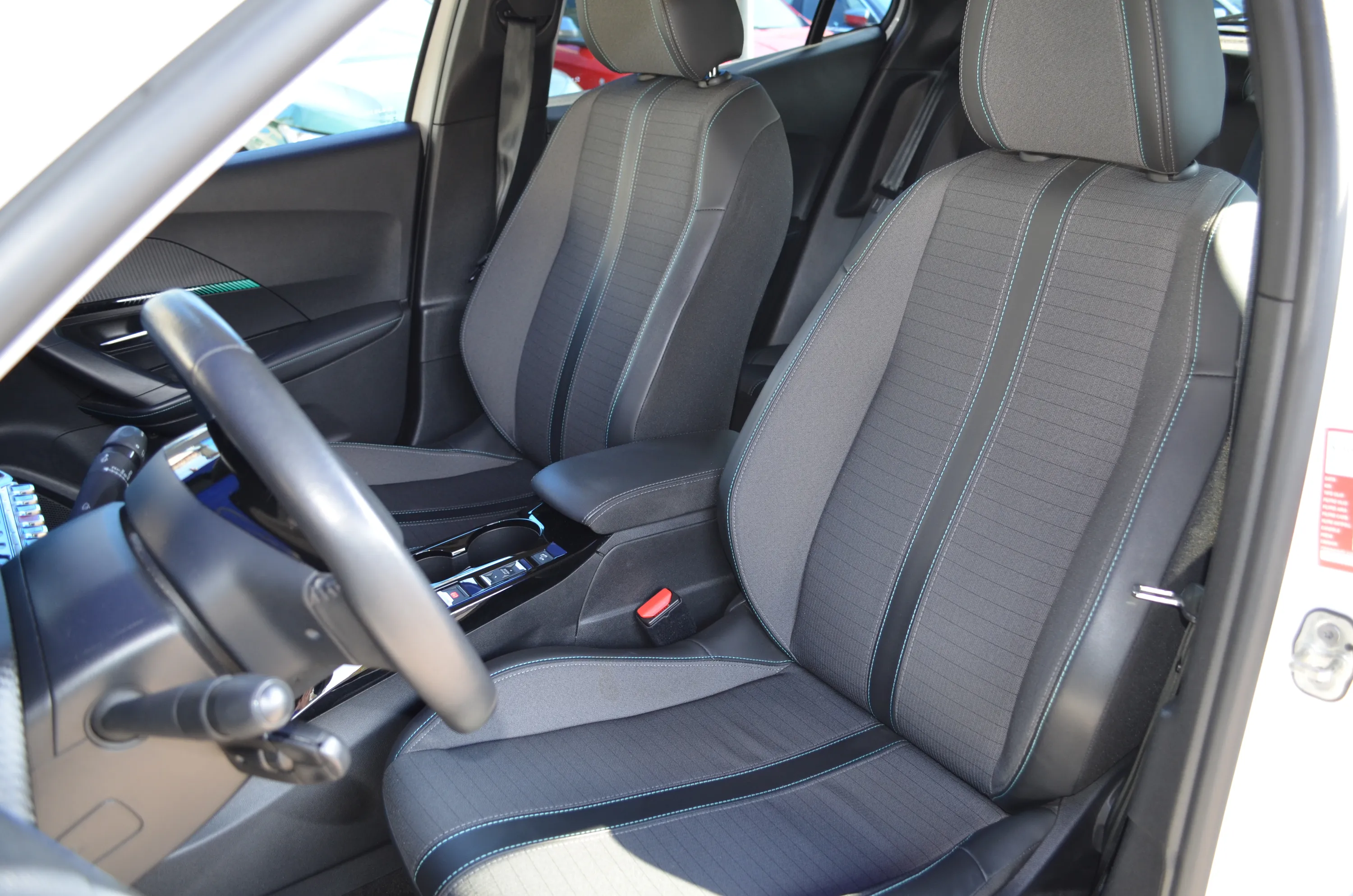 Peugeot 2008 1.2 puretech Allure Pack s&s 130cv 2022 — foto 15