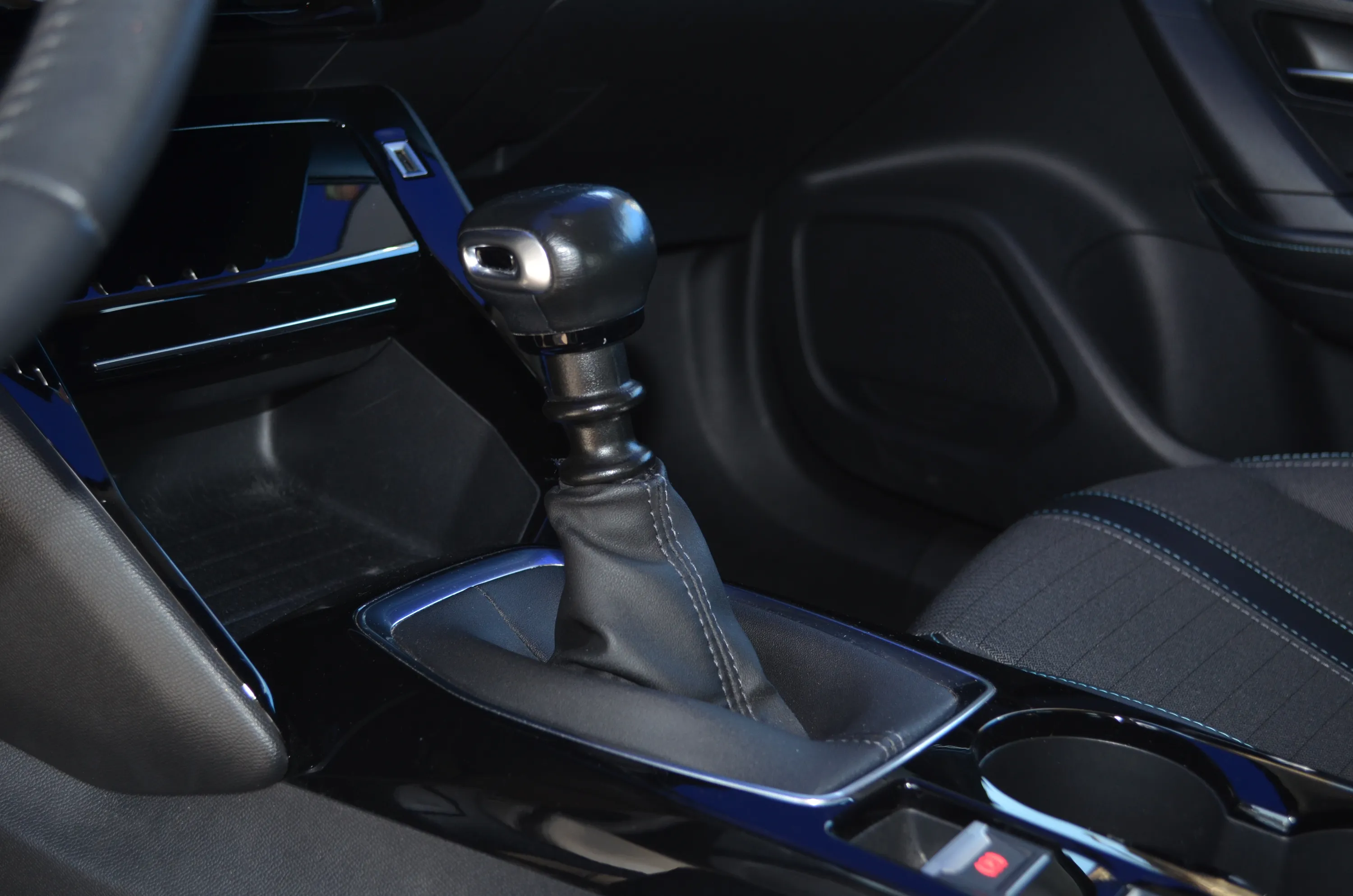 Peugeot 2008 1.2 puretech Allure Pack s&s 130cv 2022 — foto 20