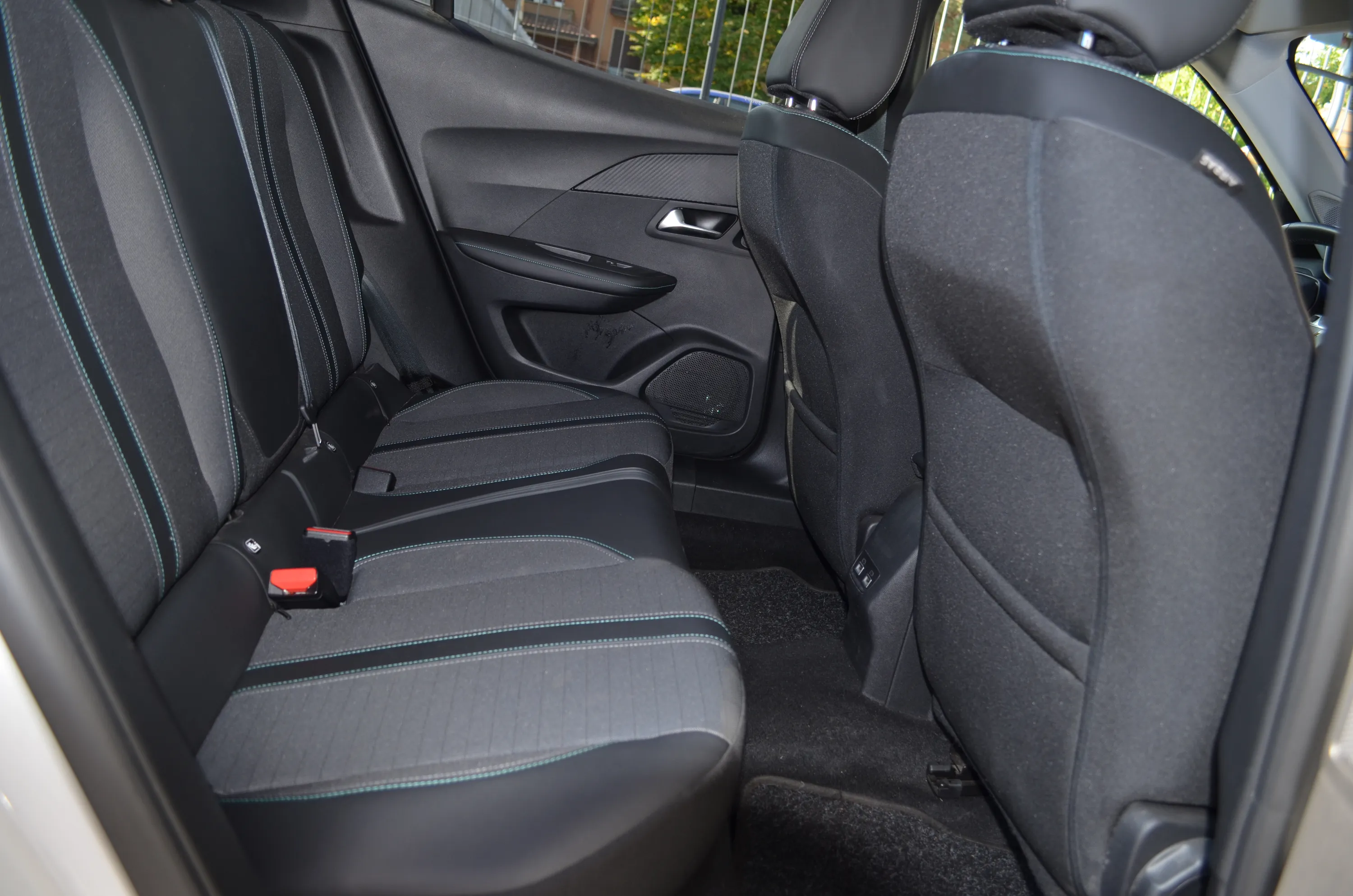 Peugeot 2008 1.2 puretech Allure Pack s&s 130cv 2022 — foto 24