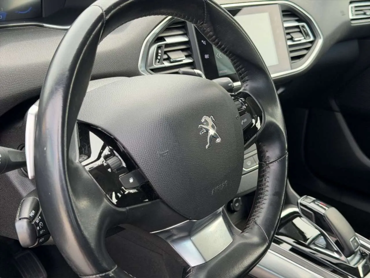 Peugeot 308 1.5 130CV AUTOMATICO 2021 — foto 11