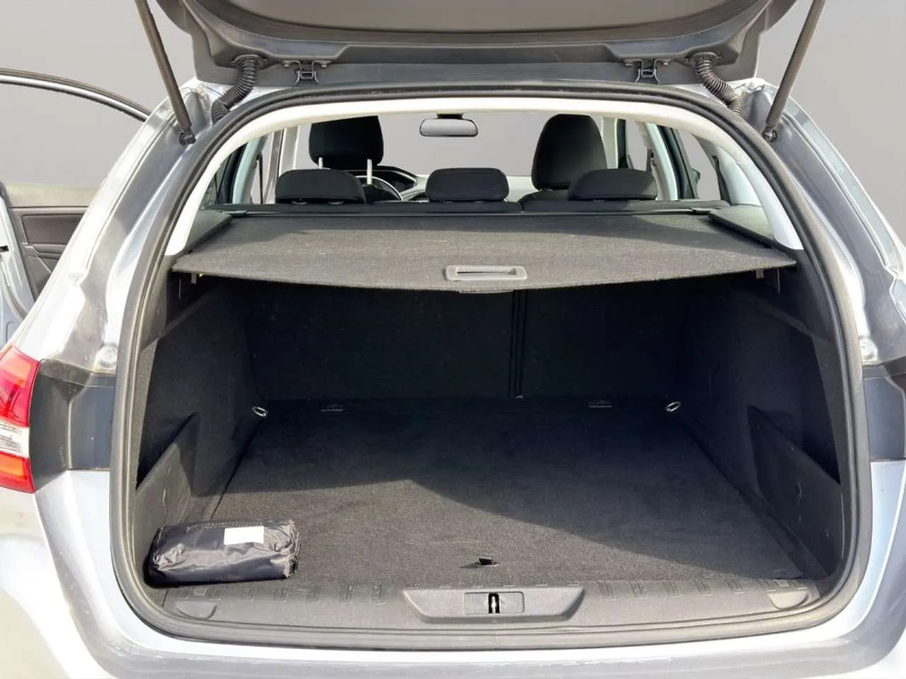 Peugeot 308 1.5 130CV AUTOMATICO 2021 — foto 15