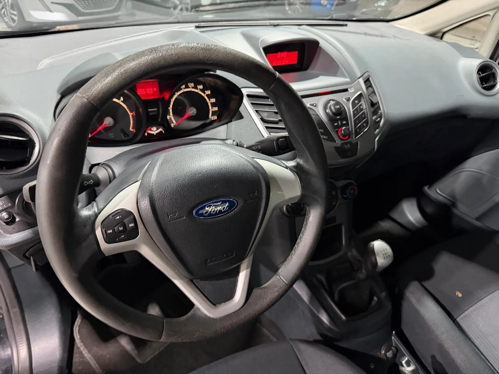 Ford Diesel Neopatentati 5 Posti 2011 — foto 9