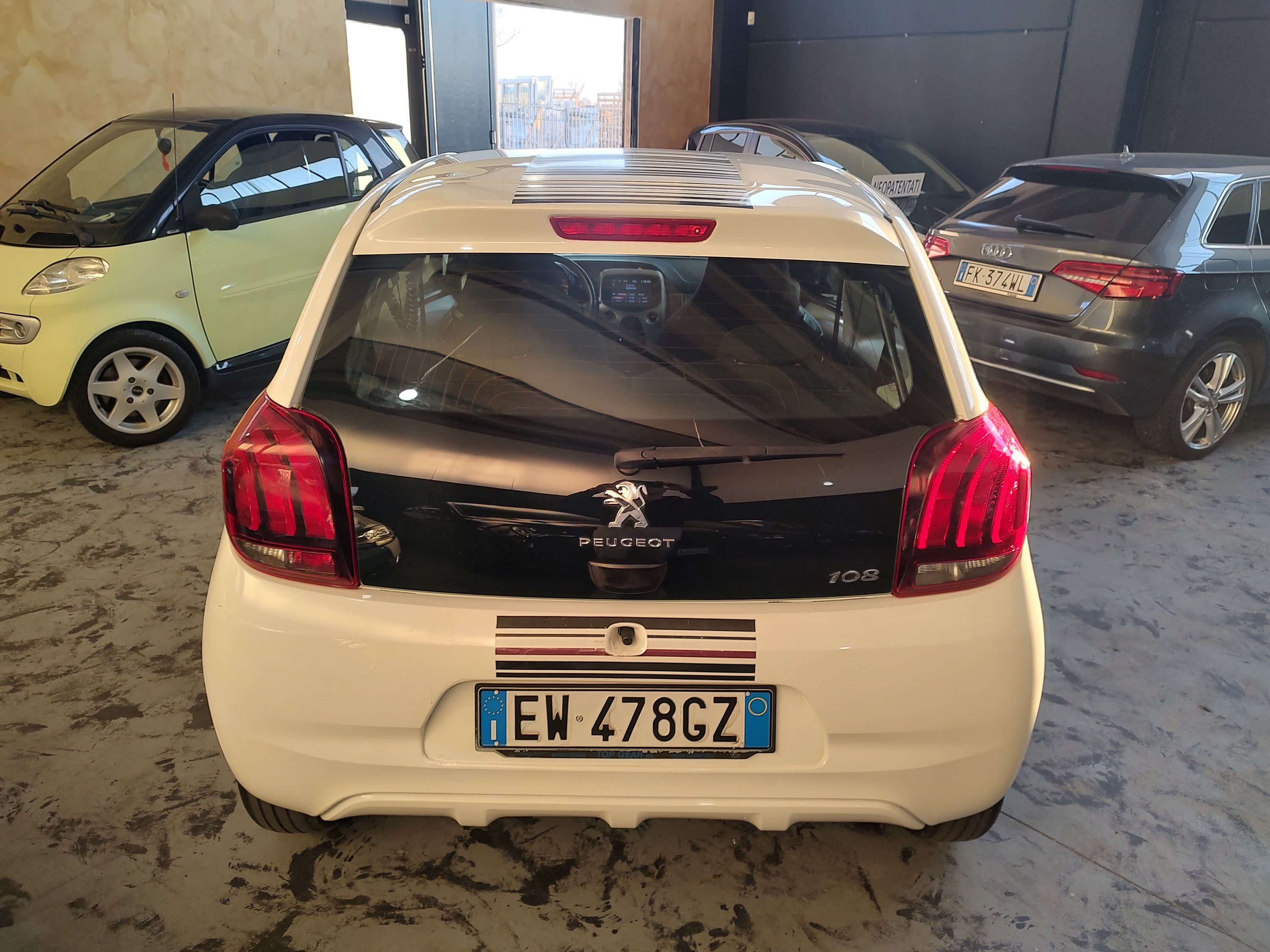 Peugeot 108 3p 1.0 12v Active 2014 — foto 4