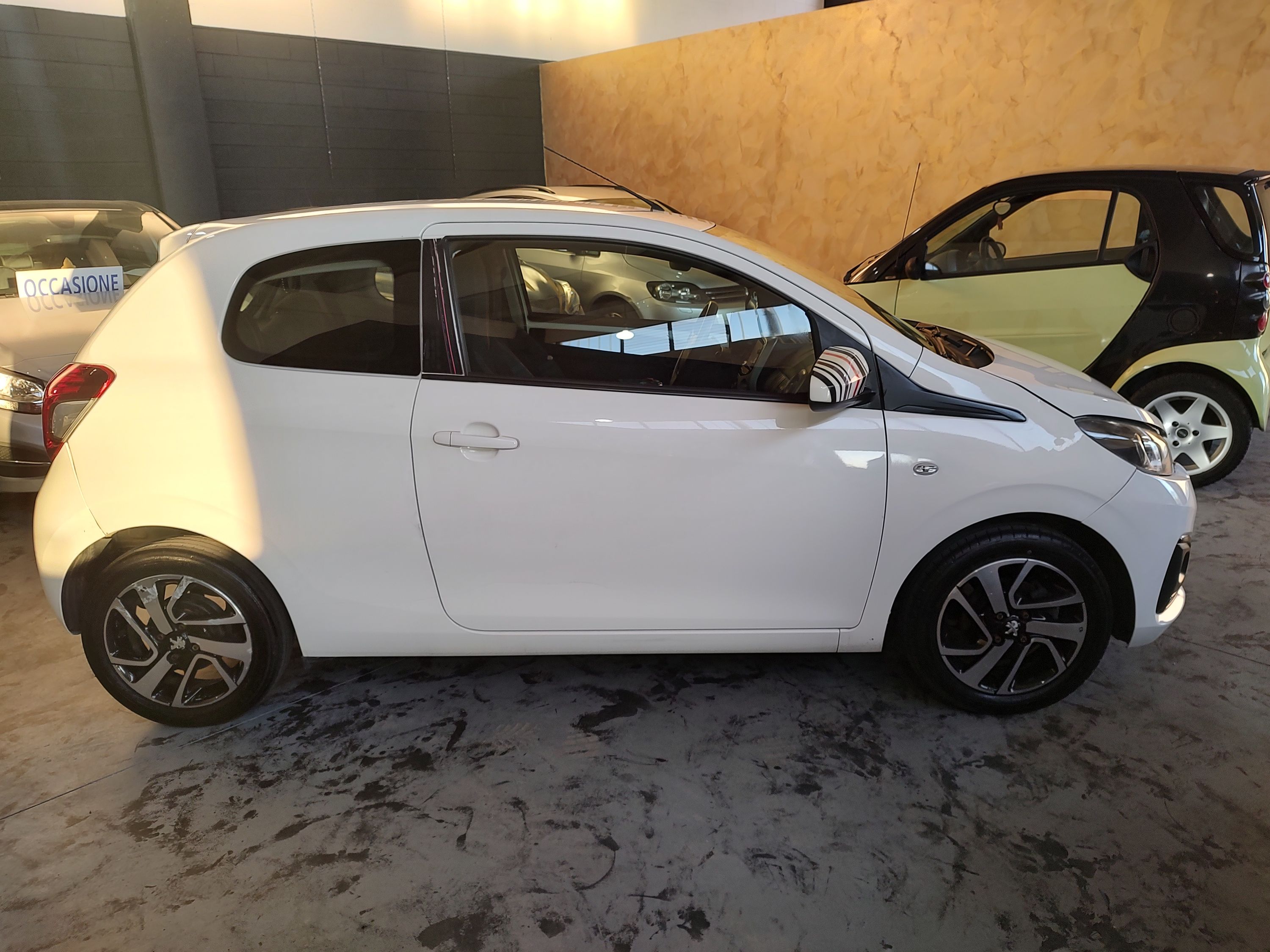Peugeot 108 3p 1.0 12v Active 2014 — foto 6