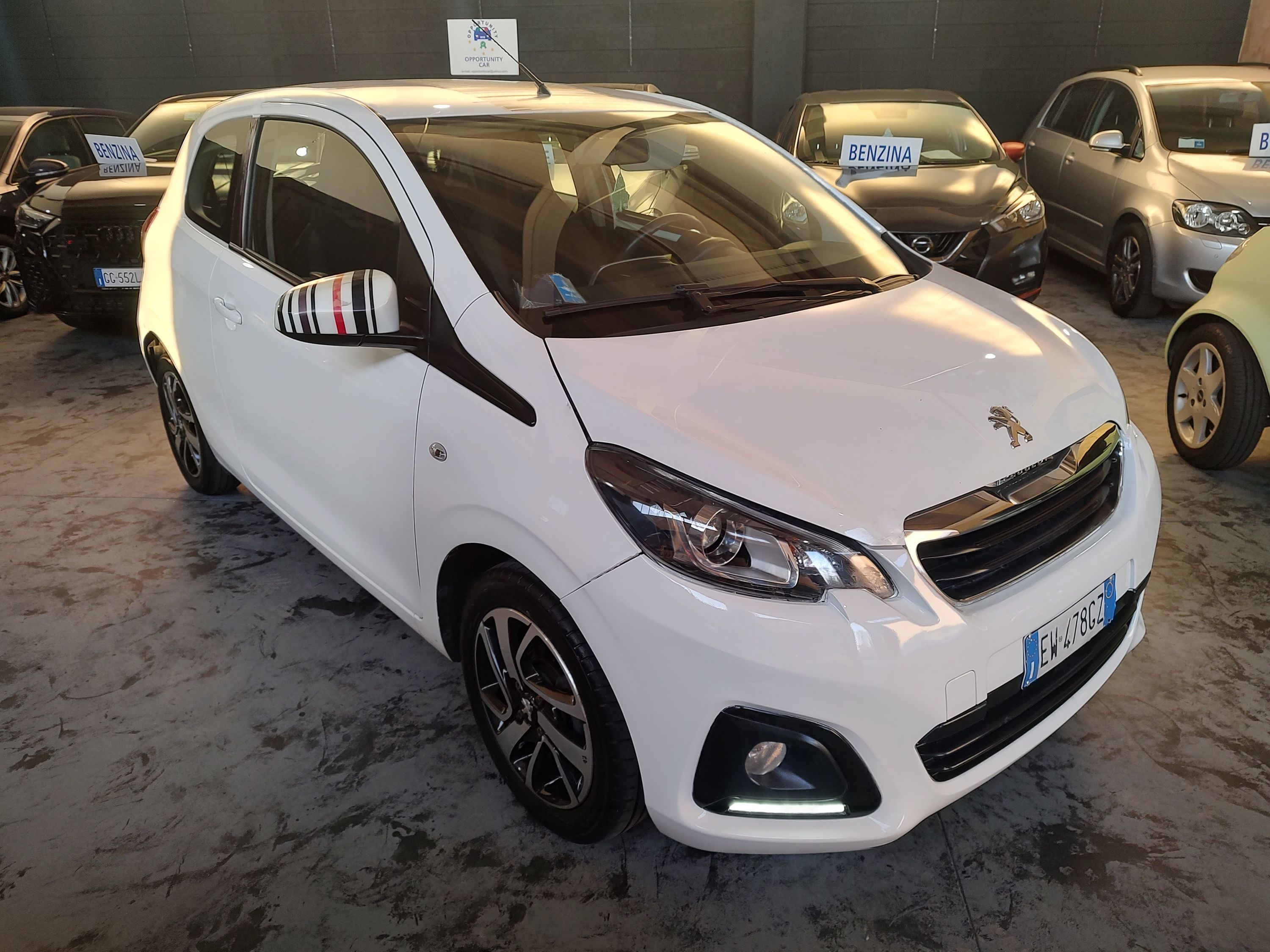 Peugeot 108 3p 1.0 12v Active 2014 — foto 7