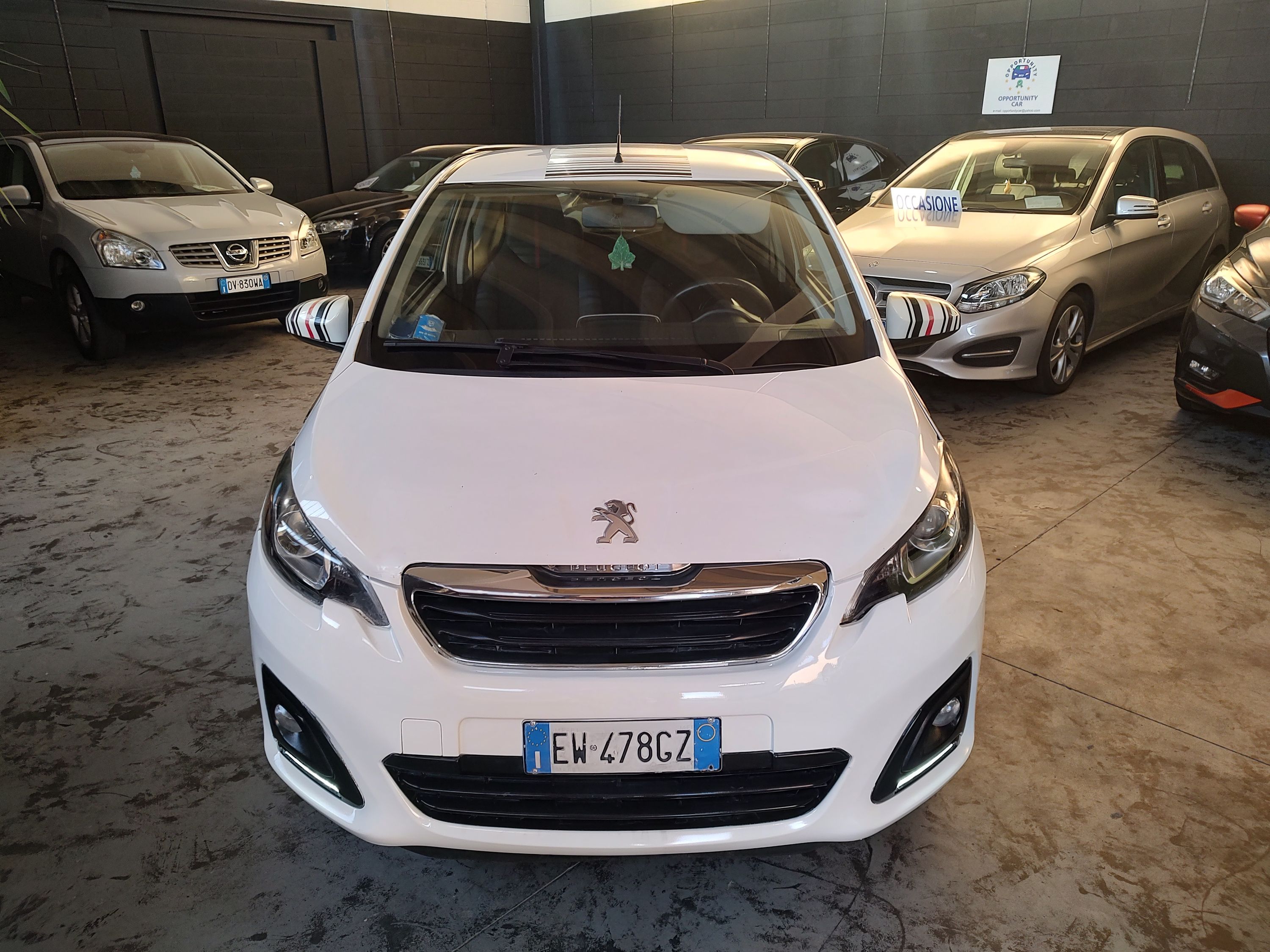 Peugeot 108 3p 1.0 12v Active 2014 — foto 8