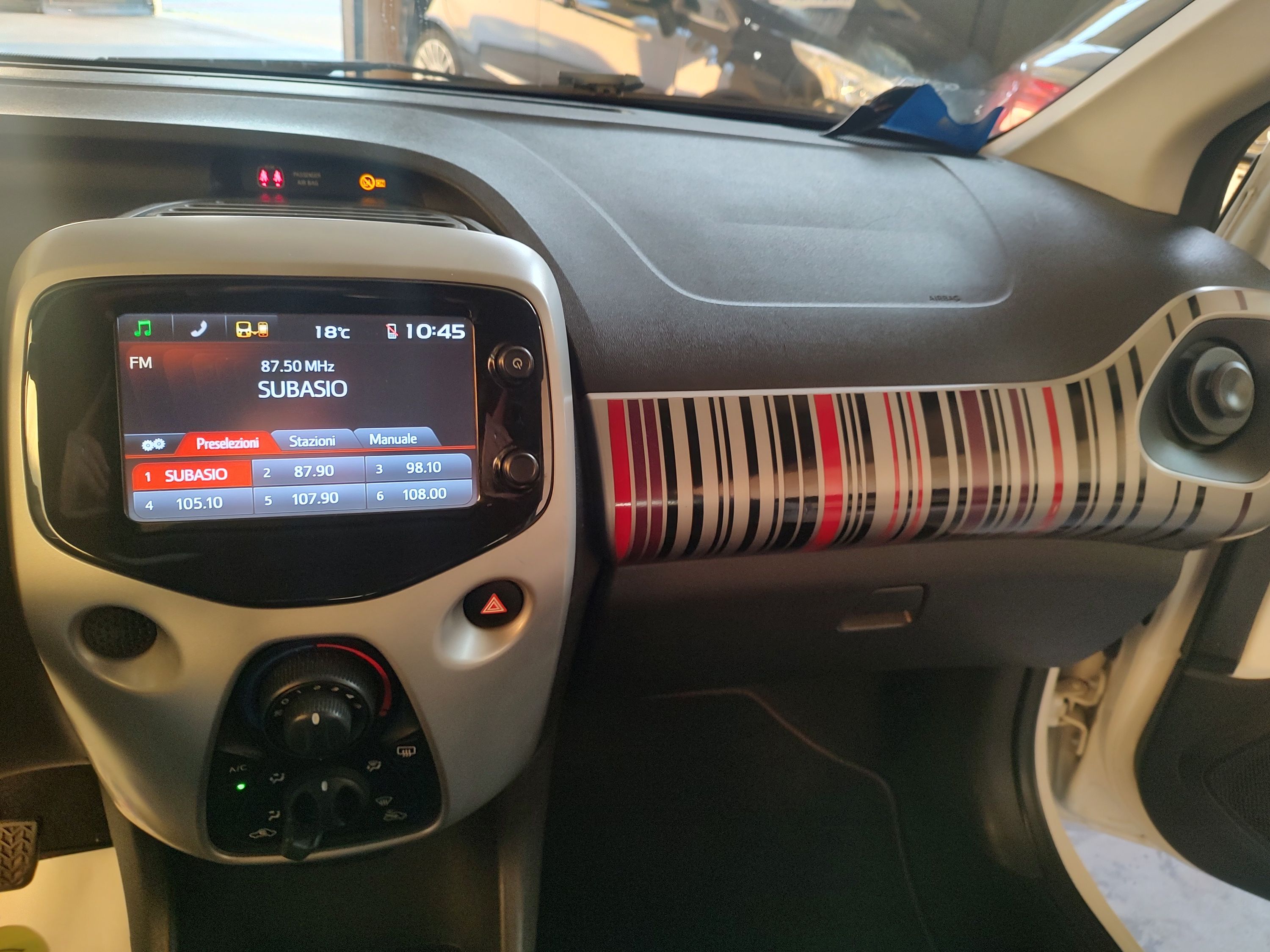 Peugeot 108 3p 1.0 12v Active 2014 — foto 13