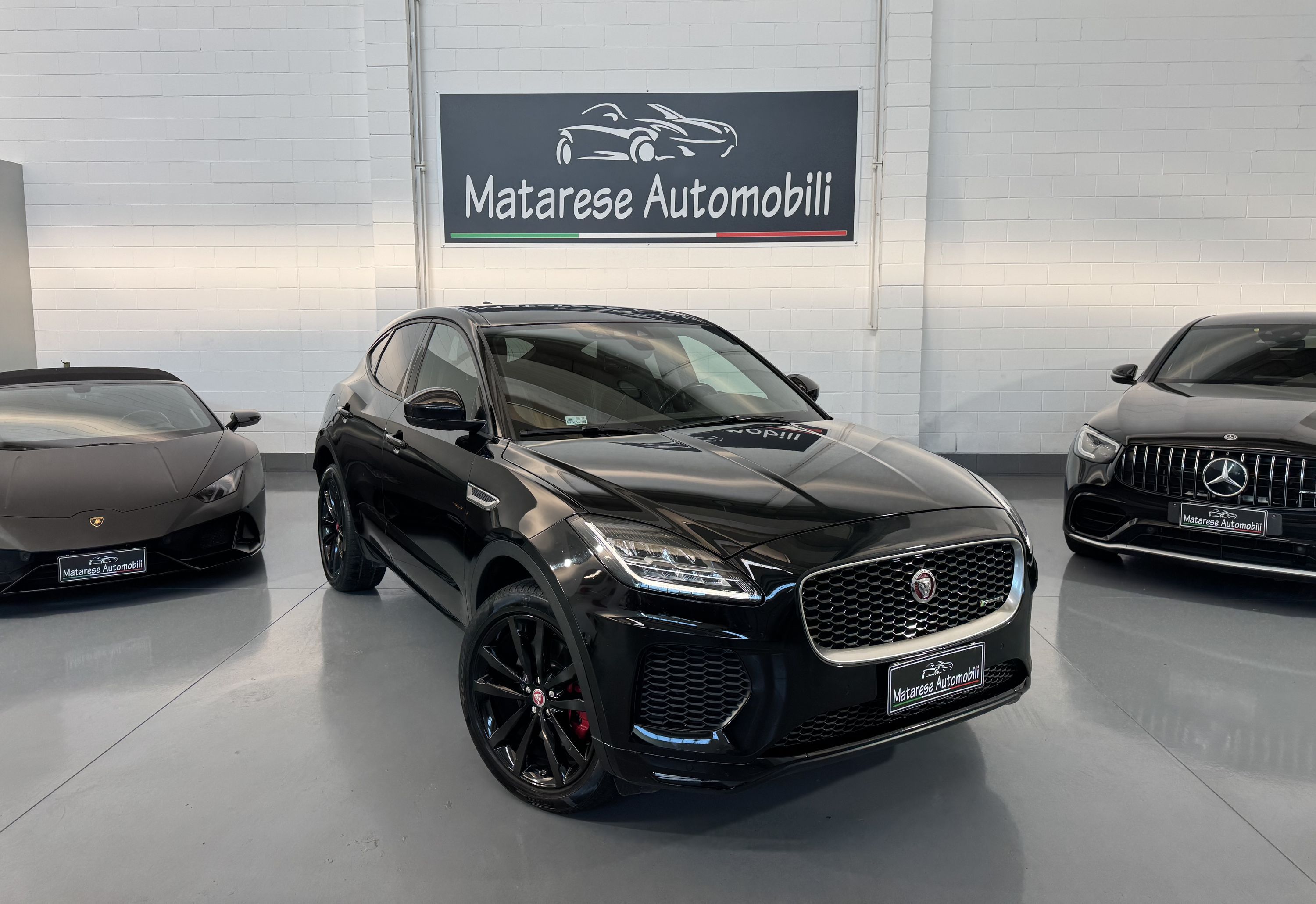 Jaguar E-Pace R-Dynamic P250 AWD 2.0cc 249cv Tagliandi ufficiali Finanziabile 2019 — foto 4
