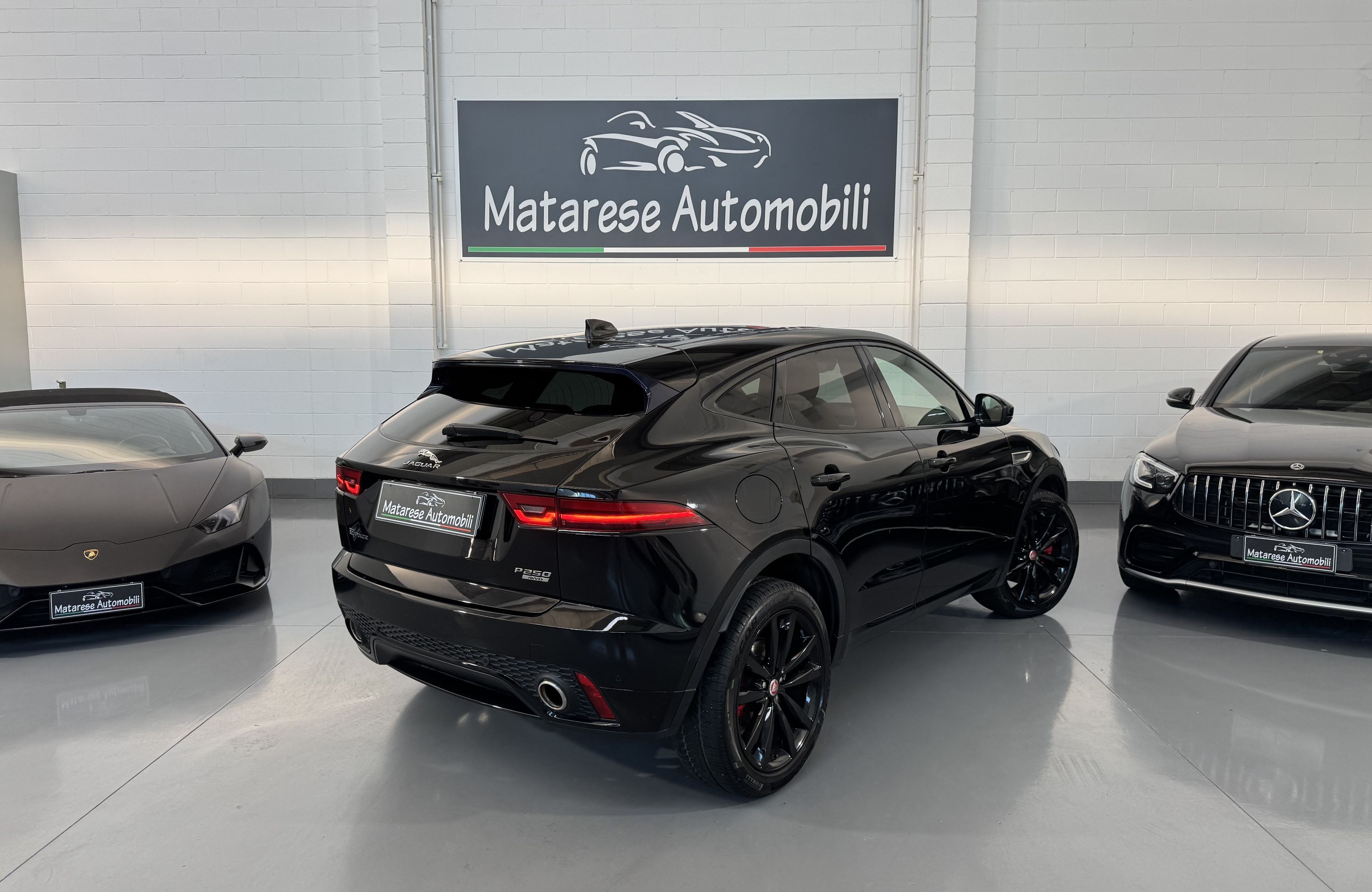Jaguar E-Pace R-Dynamic P250 AWD 2.0cc 249cv Tagliandi ufficiali Finanziabile 2019 — foto 7