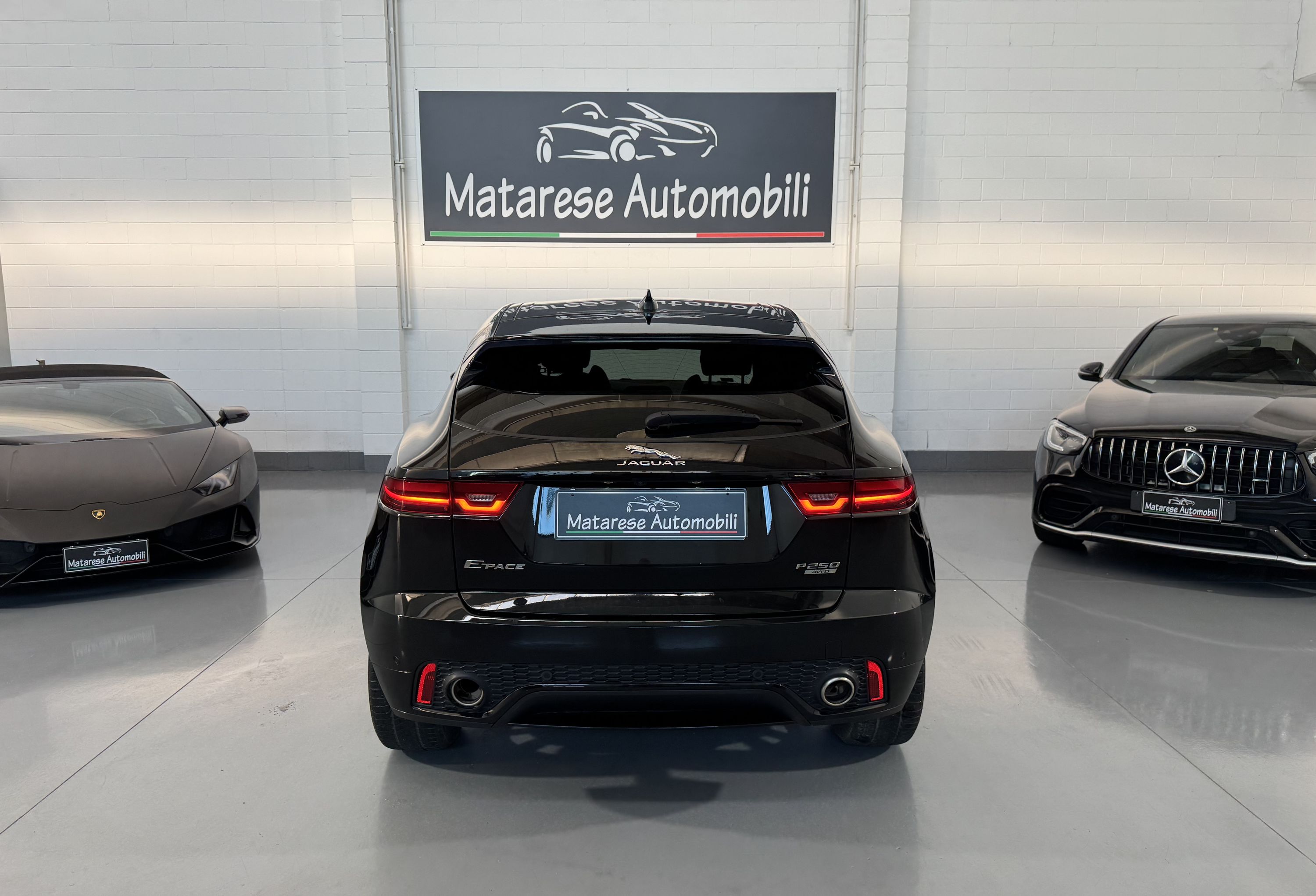 Jaguar E-Pace R-Dynamic P250 AWD 2.0cc 249cv Tagliandi ufficiali Finanziabile 2019 — foto 5